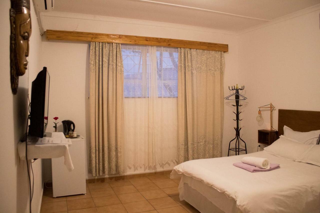 Yoieli Guest House Windhoek Exterior photo